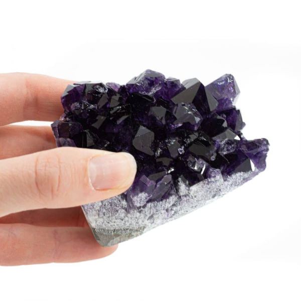 ametyst geode der måler 10 cm. i højde