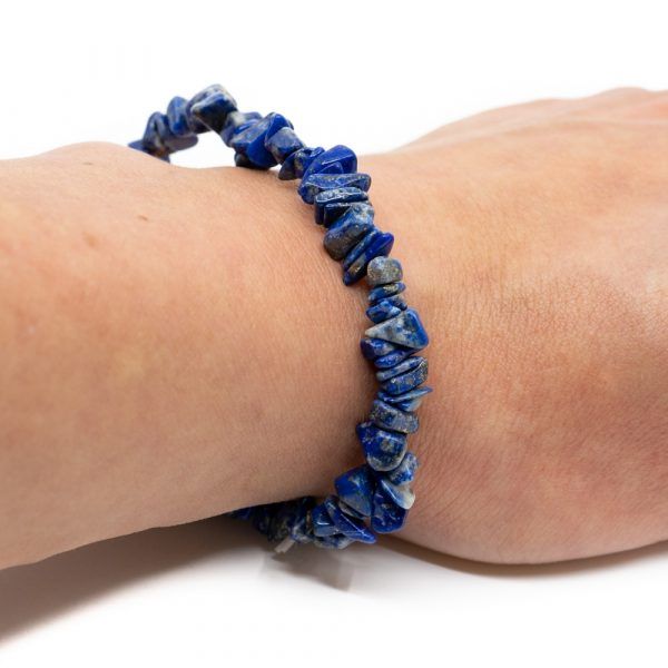 brug det flotte lapiz lazuli armbaand i hverdagen