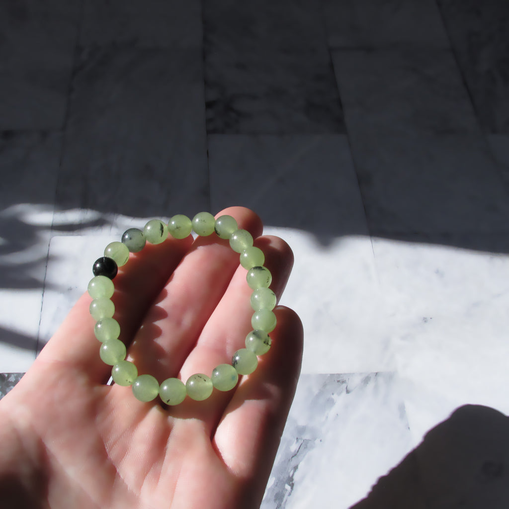 køb 8 mm armbånd med jade sten
