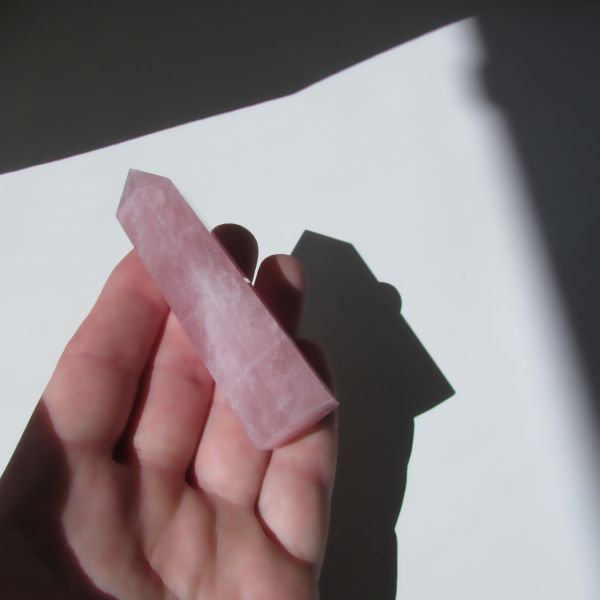 køb smuk krystaltaarn med rosakvarts krystal