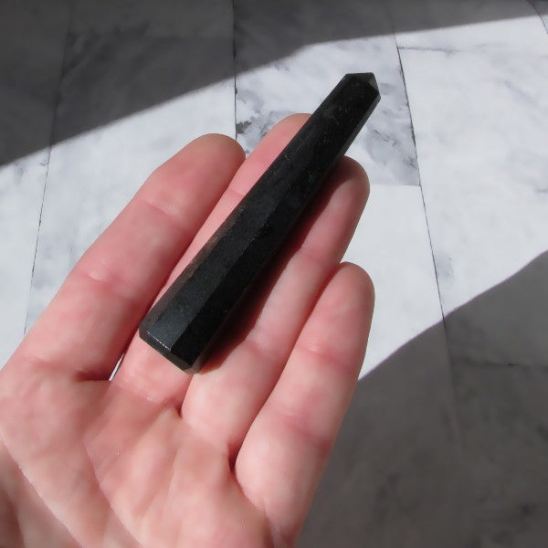 få beskyttelse af sort turmalin krystaltårn i blyantspids form